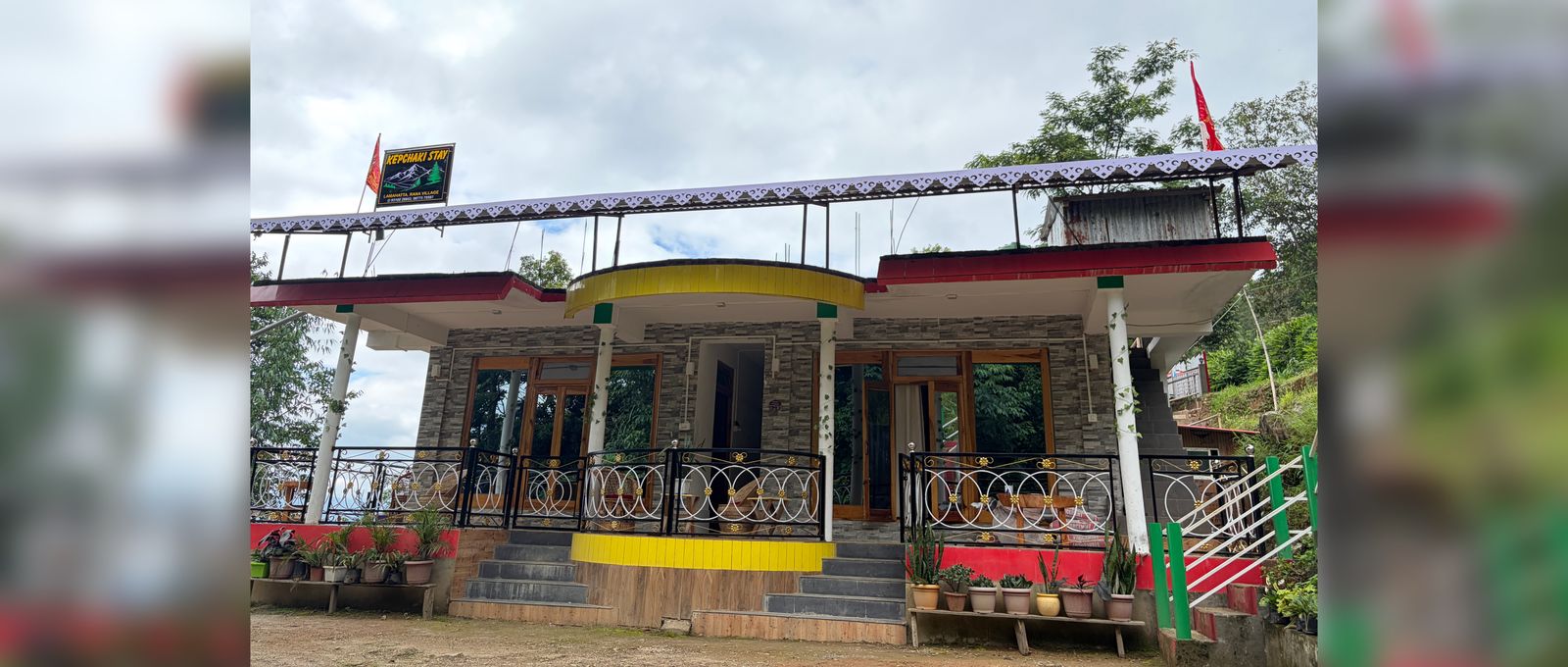 Kepchaki Stay homestay front entrance with porch and gardens, Rana Village, Lamahatta
